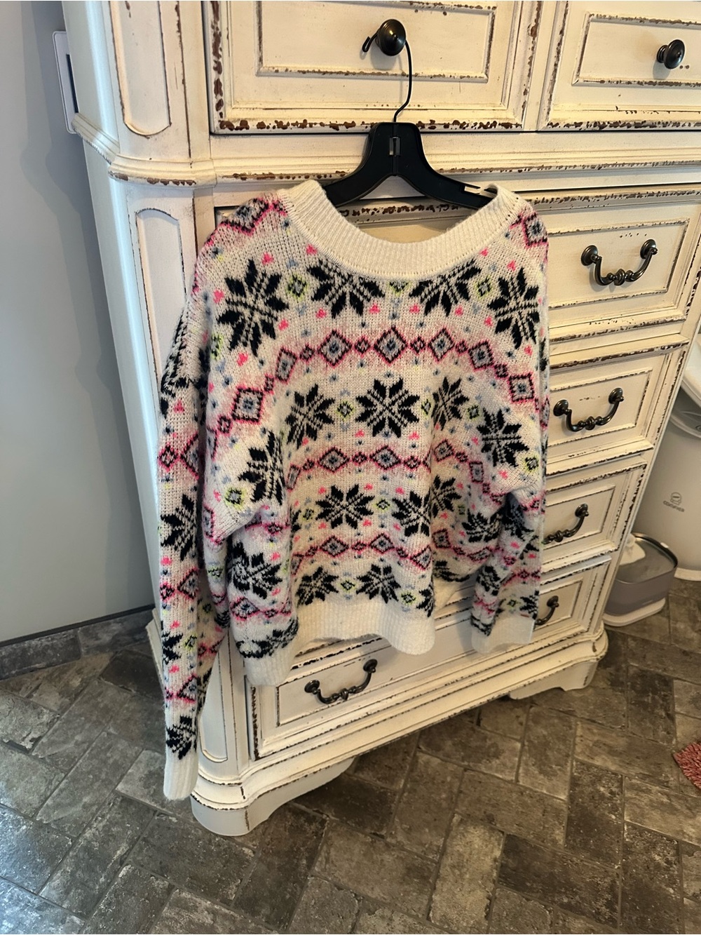 Cozy Fair Isle Crewneck Sweater - White with Black & Pink Snowflake Pattern